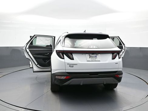 Certified 2022 Hyundai Tucson Limited w/ Cargo Package AWD/4WD image 48