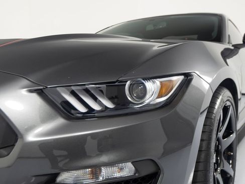 Used 2020 Ford Mustang Shelby GT350R w/ GT350R Equipment Group 920A RWD image 44