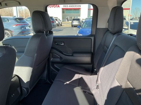 Used 2024 Nissan Frontier SV w/ Technology Package image 13