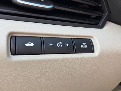 Used 2025 Nissan Altima 2.5 SV image 27