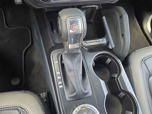 New 2025 Ford Bronco Outer Banks w/ Sasquatch Package image 18