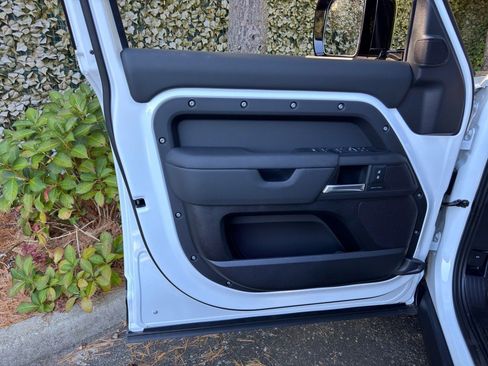 New 2025 Land Rover Defender 110 S image 8