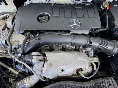 Used 2022 Mercedes-Benz GLA 250 4MATIC w/ Premium Package Lite image 39