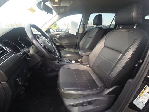 Used 2019 Volkswagen Tiguan SE image 24