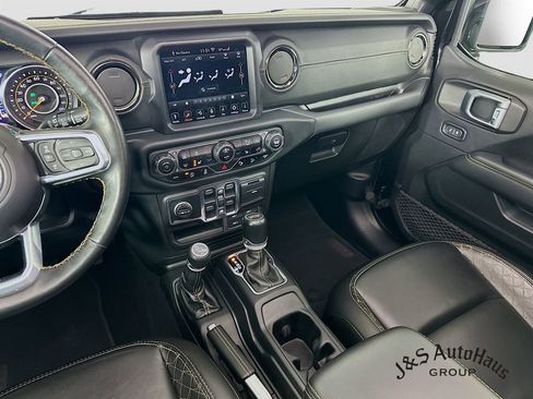 Used 2020 Jeep Wrangler Unlimited Sahara image 30