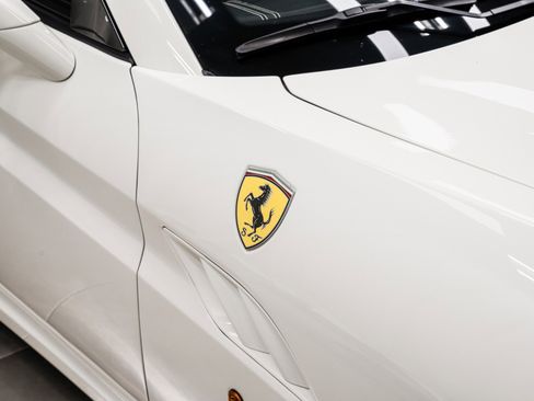 Used 2014 Ferrari California image 31