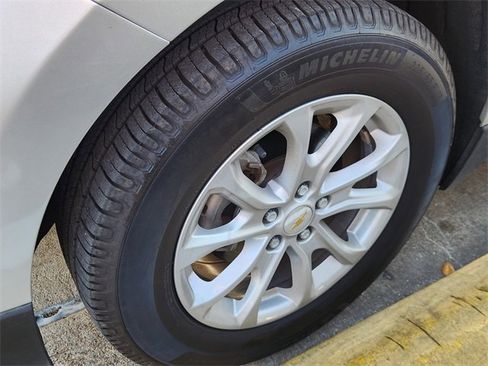 Used 2018 Chevrolet Equinox LT image 10