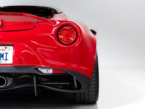 Used 2018 Alfa Romeo 4C Spider image 27