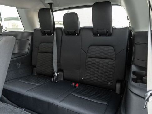 Used 2024 Nissan Pathfinder S image 13