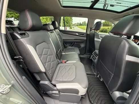 Used 2024 Volkswagen Atlas Peak Edition SE AWD/4WD image 39
