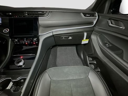 New 2025 Jeep Grand Cherokee L Altitude image 26