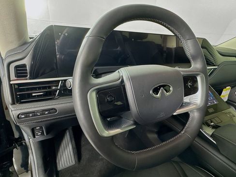 Certified 2025 INFINITI QX80 Luxe image 13