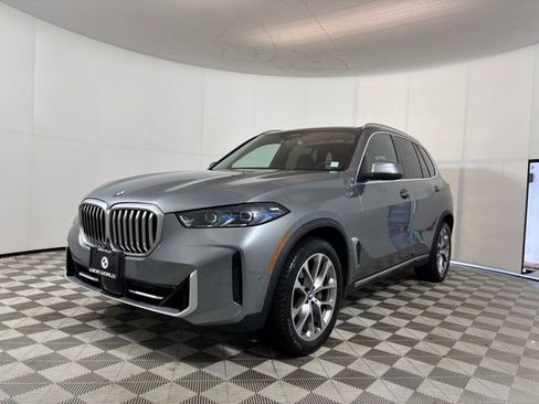 Used 2024 BMW X5 xDrive40i w/ Premium Package AWD/4WD image 3