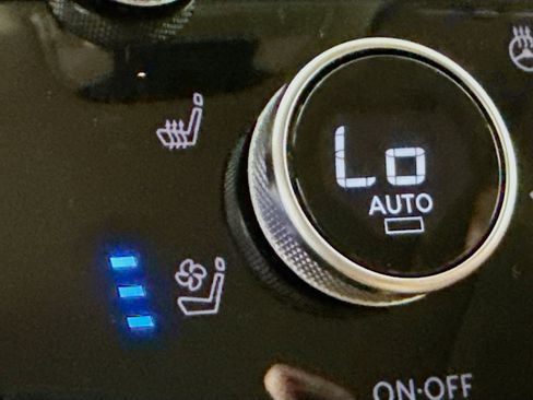 Used 2023 INFINITI QX60 Sensory w/ Cargo Package FWD image 25