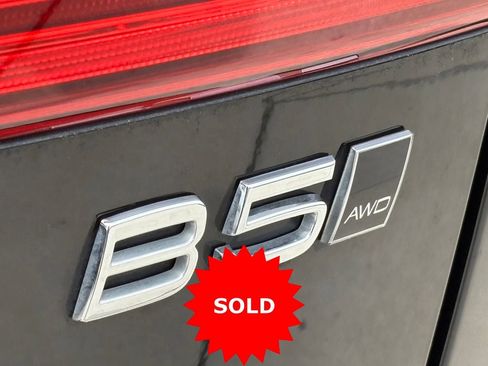 Certified 2025 Volvo XC60 B5 Plus AWD/4WD image 12