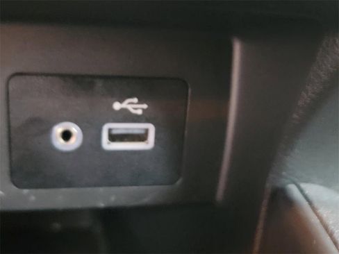 Certified 2025 Nissan Versa SV w/ Trunk Package image 31