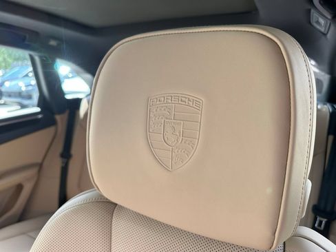 Used 2026 Porsche Macan AWD/4WD image 18