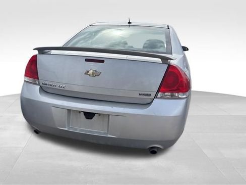 Used 2012 Chevrolet Impala LTZ FWD image 15