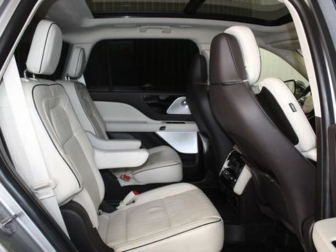 Used 2022 Lincoln Aviator Black Label w/ Dynamic Handling Package AWD/4WD image 23