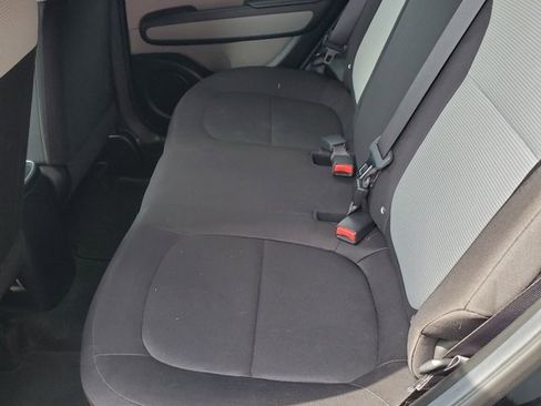 Used 2015 Kia Soul image 39