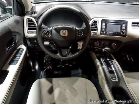 Used 2021 Honda HR-V LX image 16