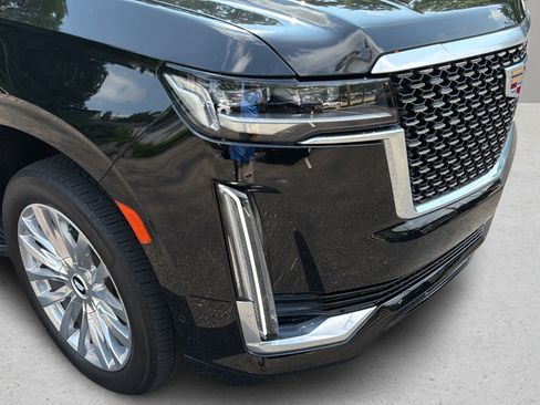 Certified 2024 Cadillac Escalade Premium Luxury w/ LPO, Floor Liner Package AWD/4WD image 10