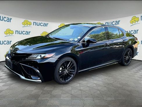 Used 2024 Toyota Camry XSE FWD image 3