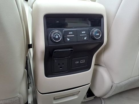 Used 2021 GMC Acadia Denali w/ Denali Ultimate Package AWD/4WD image 18