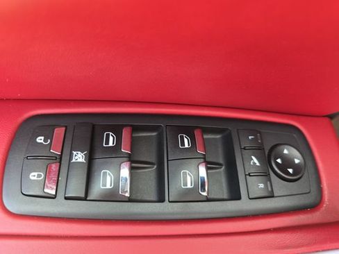 Used 2021 Maserati Levante AWD/4WD image 30