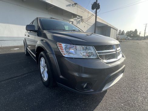 Used 2017 Dodge Journey SXT AWD/4WD image 7