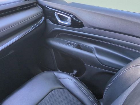 Used 2023 Jeep Compass Altitude image 15