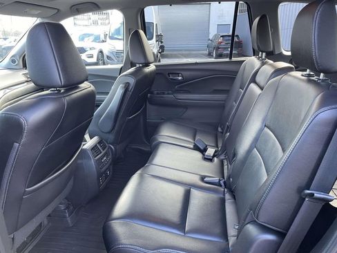 Used 2016 Honda Pilot Touring image 11