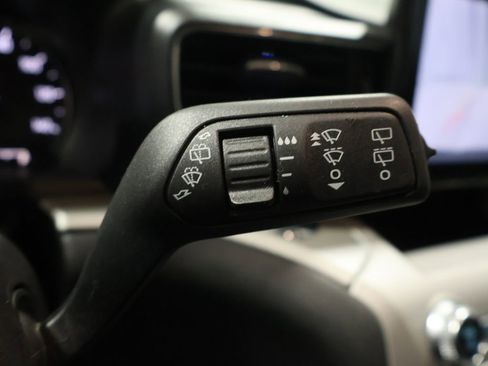 Used 2023 Ford Explorer XLT w/ Equipment Group 202A image 41