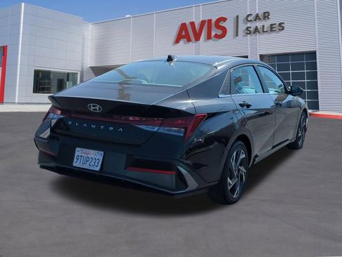 Used 2025 Hyundai Elantra SEL FWD image 6