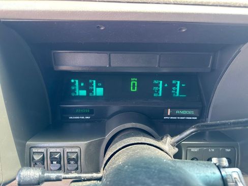 Used 1995 Chevrolet Astro AWD Passenger image 10