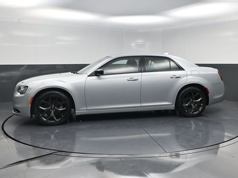 Used 2023 Chrysler 300 Touring w/ Sport Appearance Package RWD image 3