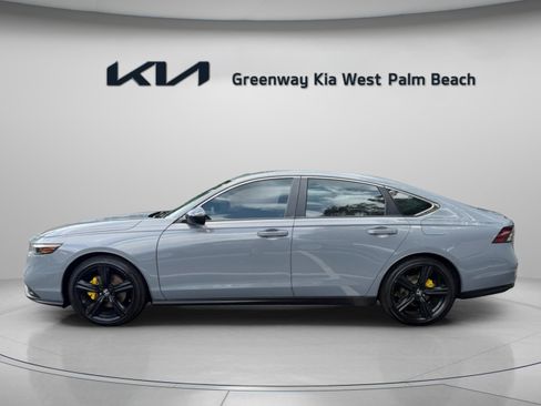 Used 2023 Honda Accord Sport image 4