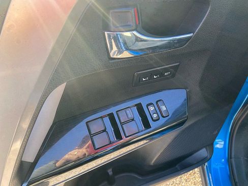 Used 2016 Toyota RAV4 Limited image 9