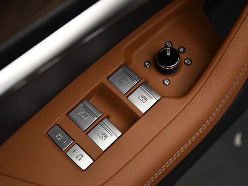 Used 2025 Audi A6 Premium Plus image 36