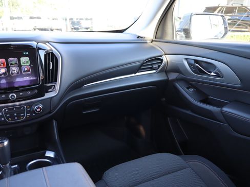 Used 2019 Chevrolet Traverse LT FWD image 13