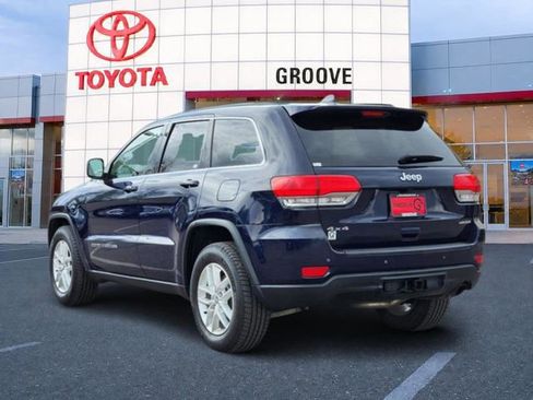 Used 2017 Jeep Grand Cherokee Laredo w/ Quick Order Package 23E AWD/4WD image 3