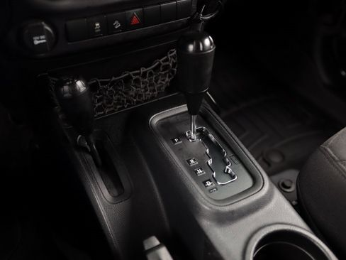 Used 2016 Jeep Wrangler Unlimited Sport image 15