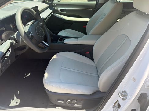 Used 2025 Hyundai Sonata SEL FWD image 3