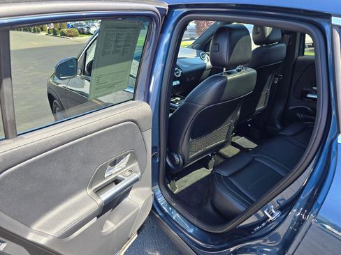 Used 2022 Mercedes-Benz GLA 250 4MATIC image 31