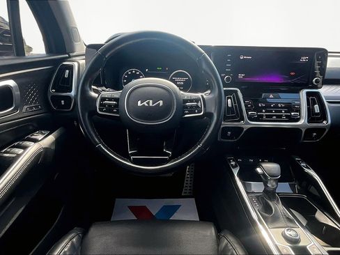 Used 2022 Kia Sorento SX image 9