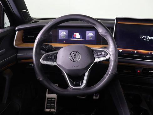 Used 2026 Volkswagen Tiguan SEL R-Line AWD/4WD image 45