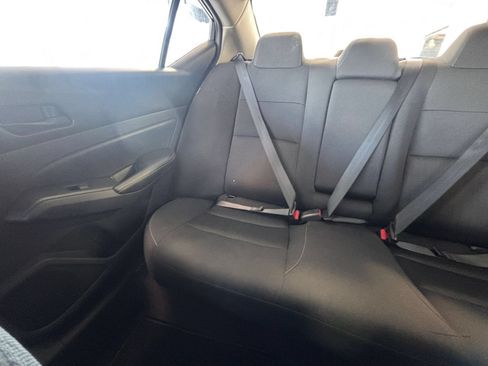 Used 2025 Nissan Altima 2.5 SV FWD image 40