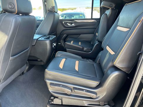 Used 2023 GMC Yukon XL AT4 image 12