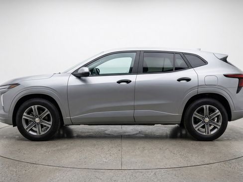 Used 2025 Chevrolet Blazer LT image 5