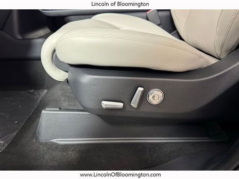 New 2025 Lincoln Navigator L Reserve image 18